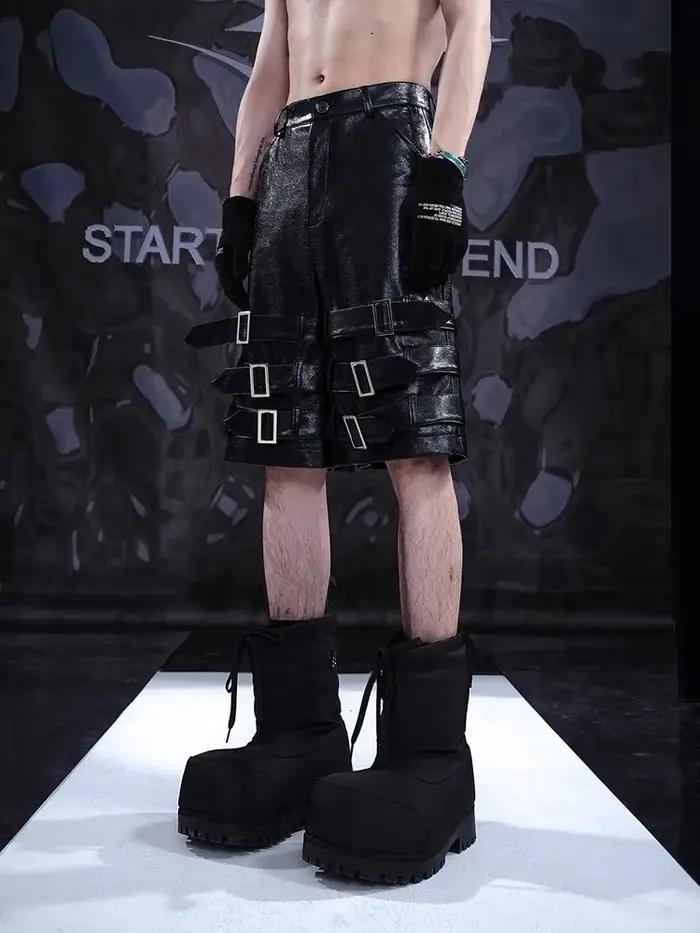 Mauroicardi printemps été noir Pu cuir Shorts pour hommes avec de nombreuses ceintures hommes avec t