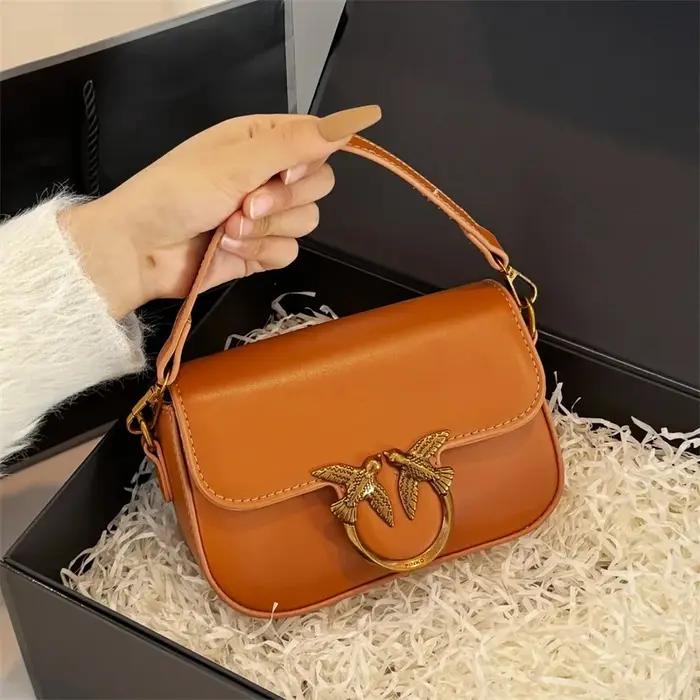Mini sac à bandoulière élégant rétro avec chaîne de luxe, minimaliste pour les achats décontractés,