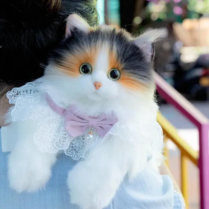 Sac à dos pour chat en fausse fourrure noir et jaune à trois fleurs