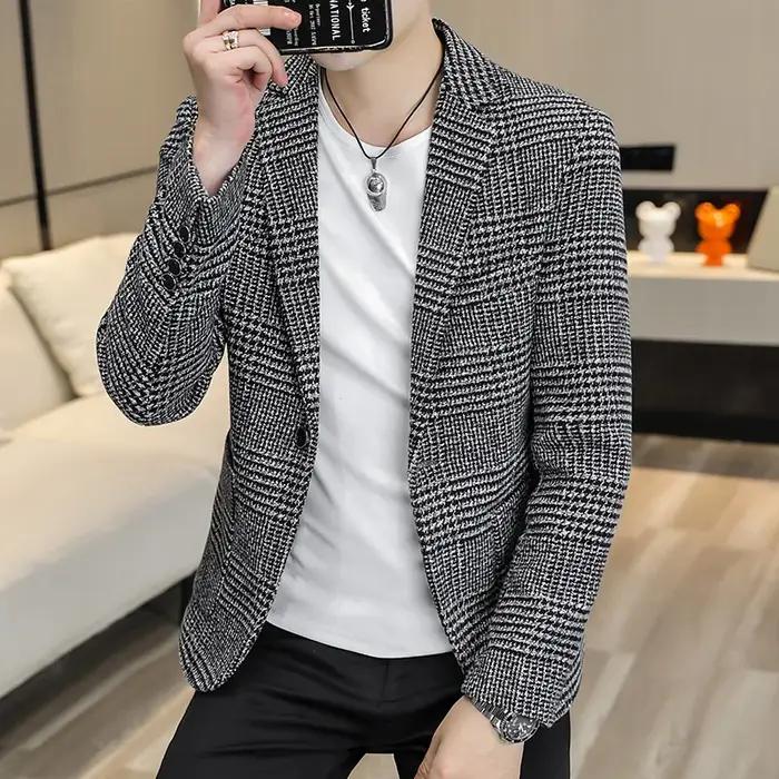 Petit costume à la mode pour hommes de haute qualité, haut ajusté de style coréen, costume simple à