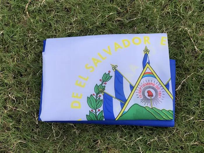 SKY DRAPEAU SV SLV Drapeau El Salvador 90x150cm Symbole patriotique d'El Salvador Drapeau polyester