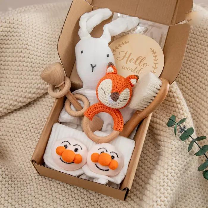 Ensemble de bain en bois pour nouveau-né, serviette de bave, chaussettes, hochet, brosse, carte ATA
