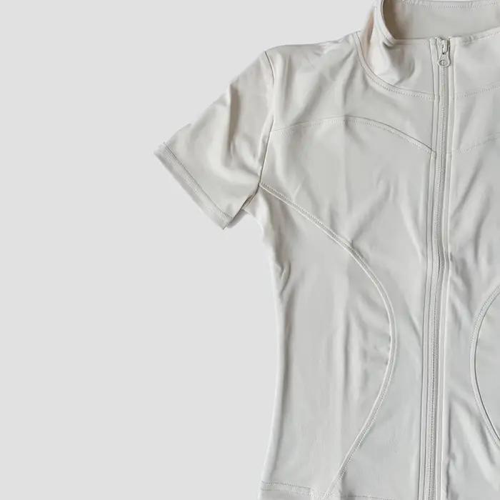 Chemise de Yoga à manches courtes pour femmes, coupe cintrée, col montant, veste à fermeture éclair,