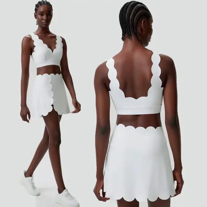 Ensemble de yoga pour femme haut en V jupe courte effet push-up vêtements d'entraînement gym activité sportive