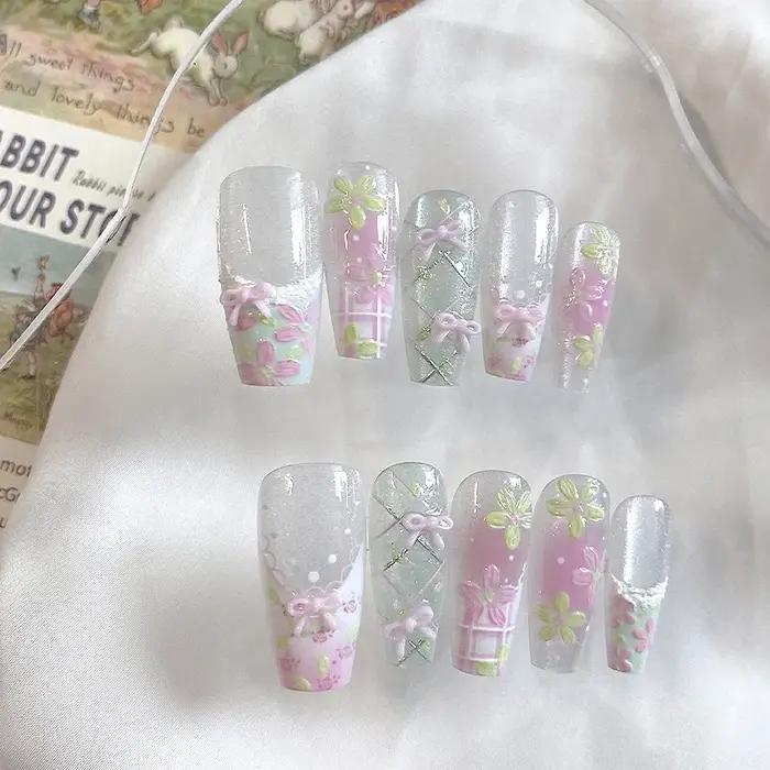 Nail art en forme de cercueil fait à la main, beaux faux ongles, nail art floral frais, adapté aux f