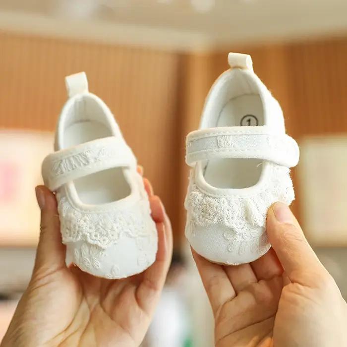 Mignon blanc dentelle bébé fille princesse chaussures bébé mocassins Moccs chaussures nœud frange se