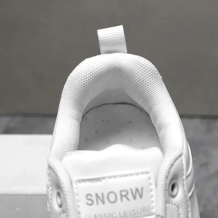 Chaussures skateboard légères femmes - Baskets sport blanches et noires design urbain