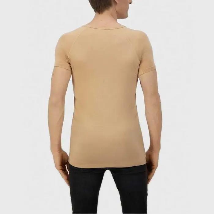 Sous-vêtement à la mode avec coussinets de preuve cachés dans les aisselles qui éliminent complèteme