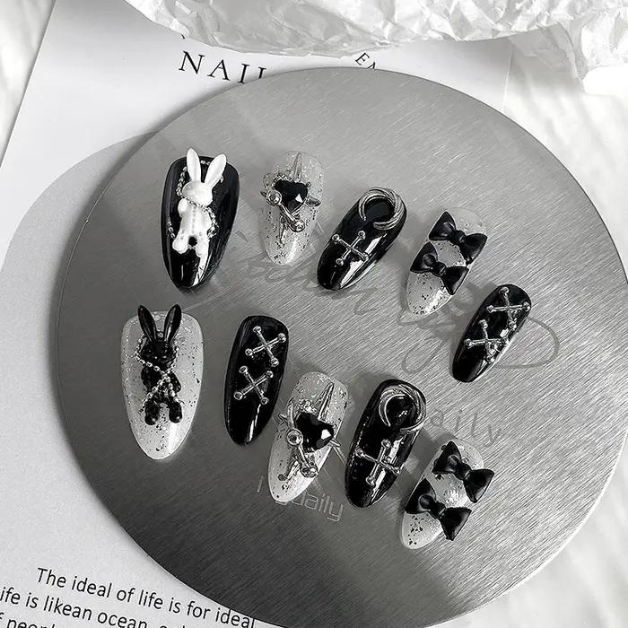 Nail art en forme d'amande fait à la main, beaux faux ongles, lapin noir et blanc d'halloween, adapt