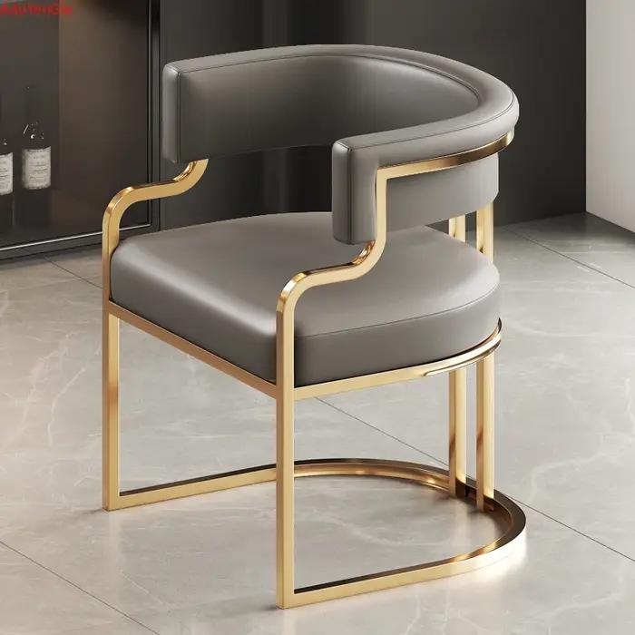 Chaises de salle à manger design beige avec pieds dorés, chaises de canapé tendance, chaises de luxe