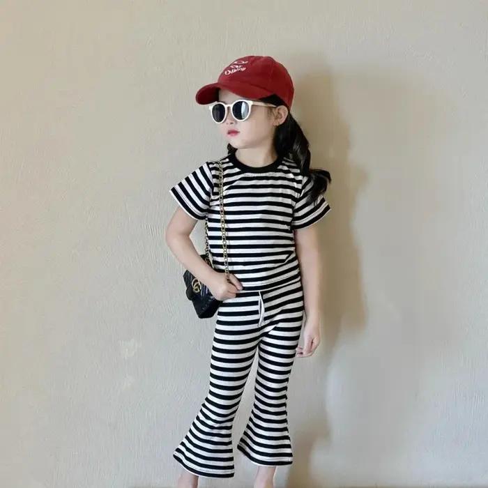Costume rayé à la mode et tendance pour filles, T-shirt à manches courtes + pantalon évasé à cordon