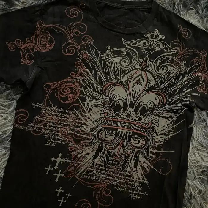 Chemise d'impression de crâne d'affliction des années 2000, haut graphique de mode, vêtements de sty