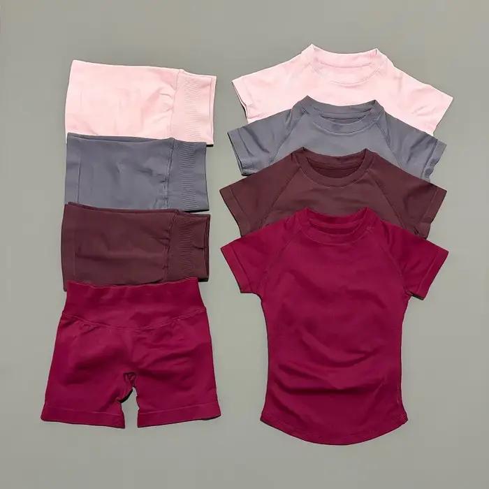 Ensemble de sport 2 pièces pour femme : Haut de yoga sans couture à manches courtes et short de spor