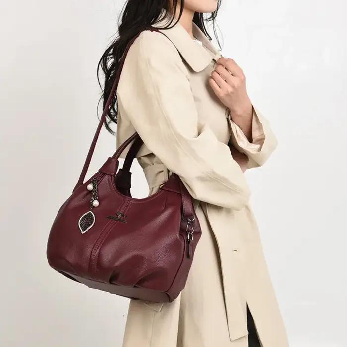 Sac à main hobo en cuir de litchi souple, sac à bandoulière 3 couches avec pendentif feuille de perl
