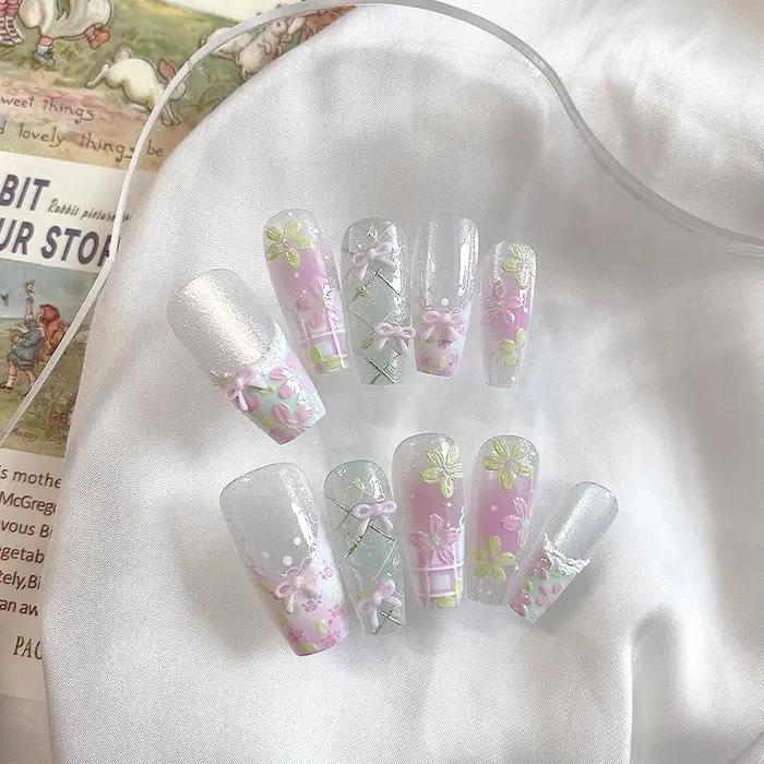 Nail art en forme de cercueil fait à la main, beaux faux ongles, nail art floral frais, adapté aux f