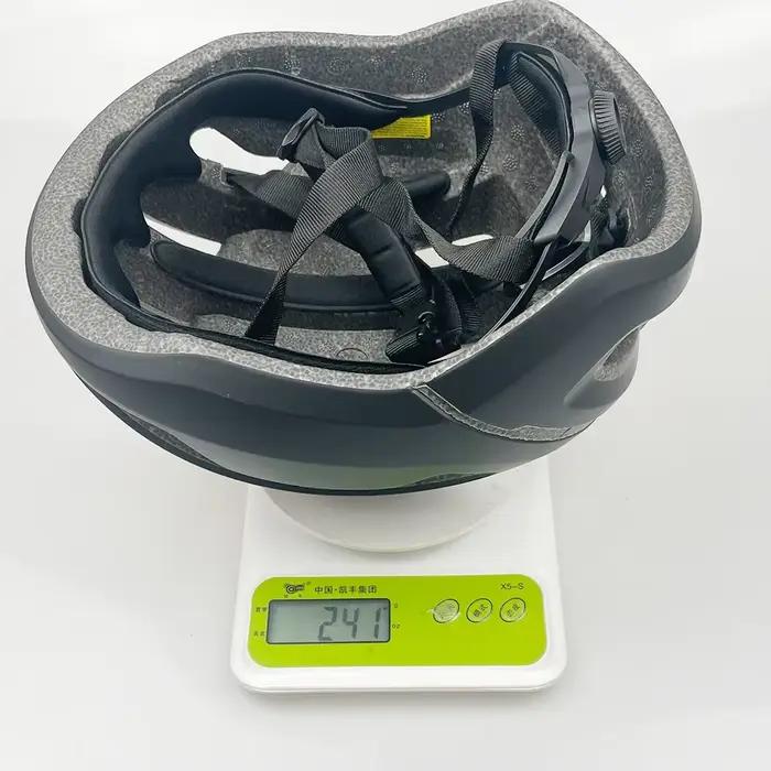 Casque de vélo de course à air pour cyclistes de montagne et de route sécurité protection aération ajustement confortable style moderne pour randonneurs et coureurs