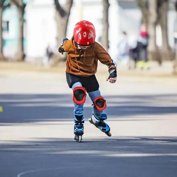 Ensemble d'équipement de protection pour enfants casque vélo genouillères coudières poignets sports de glisse patinage scooter planche à roulettes