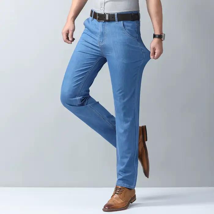 Nouveau Jean Slim Droit Homme en Soie Glacée Légère Bleu Clair Printemps-Été 2026 – Pantalon en Deni