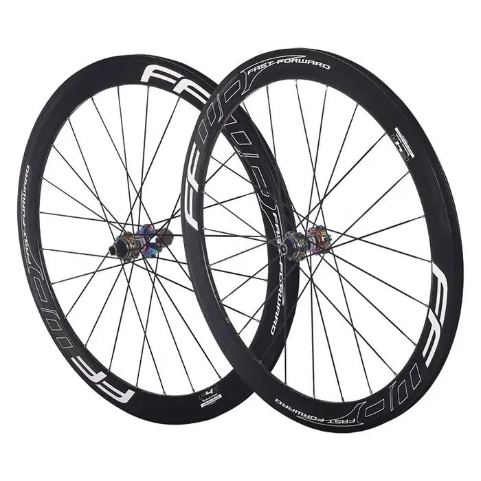 Roue vélo route 700C jante alliage 30/40/50mm frein disque V brake axe traversant moyeu central