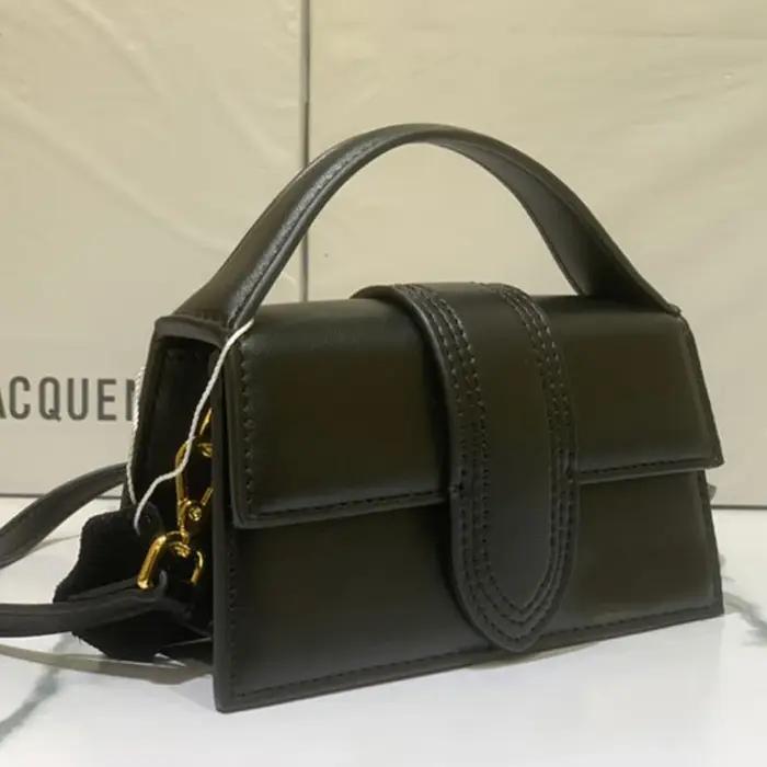 Sac bandoulière carré petit format pour femme JA, avec rabat texturé, à porter à la main ou en bando