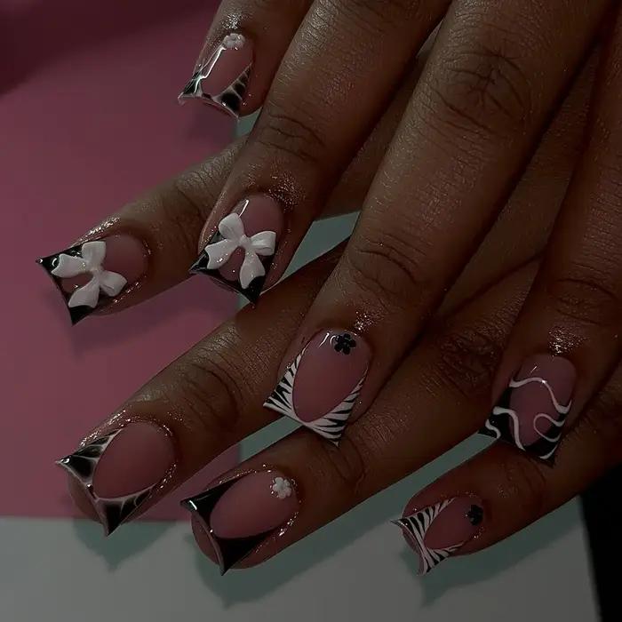 Faux ongles courts à rayures zébrées, 24 pièces, bec de canard français, à pression, Design d'arc po