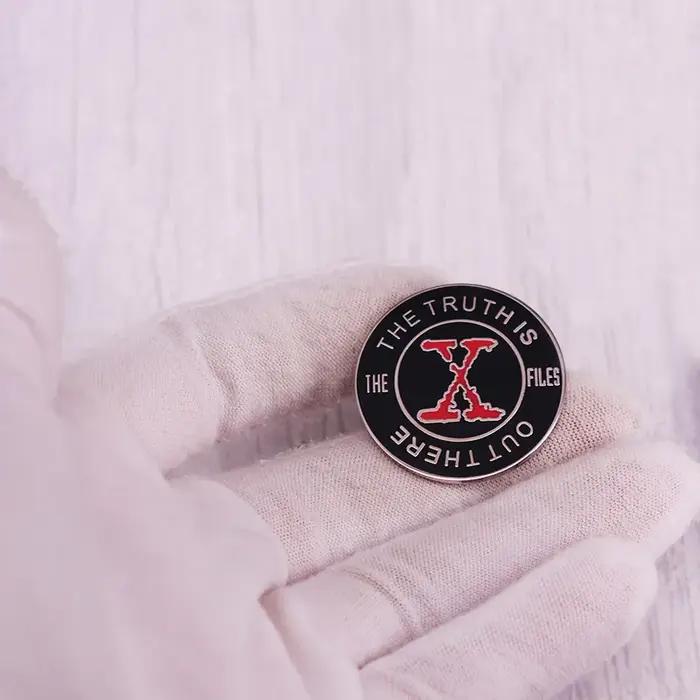 La vérité est là-bas X fichiers badge épingle en émail