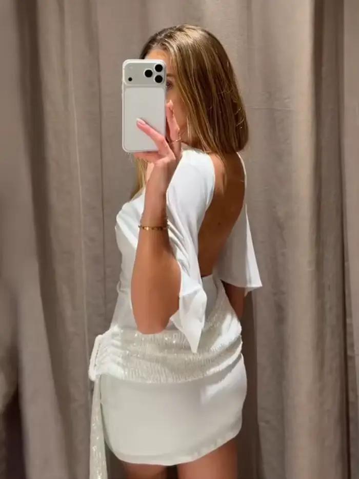 Robe Courte de Soirée HH pour Femme 2026 – Élégante, Blanche, à Manches Courtes, Dos Nu, Décoration