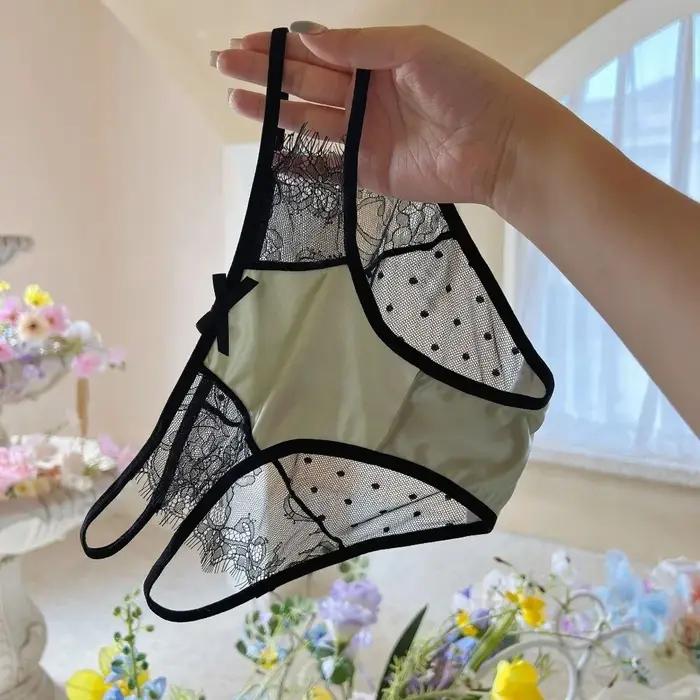 纯银925镶白锆石女戒节日送礼佳品 请直接提供符合上述要求的HTML内容和最后的SEO标题行,无需额外注释或说明。 ```html Culottes Taille Basse Lingerie Femmes Dentelle Douce Satin Soie Sublimez votre féminité avec nos culottes taille basse Plongez-vous dans un monde où chaque mouvement est doux et gracieux. Nos culottes taille basse pour femmes sont