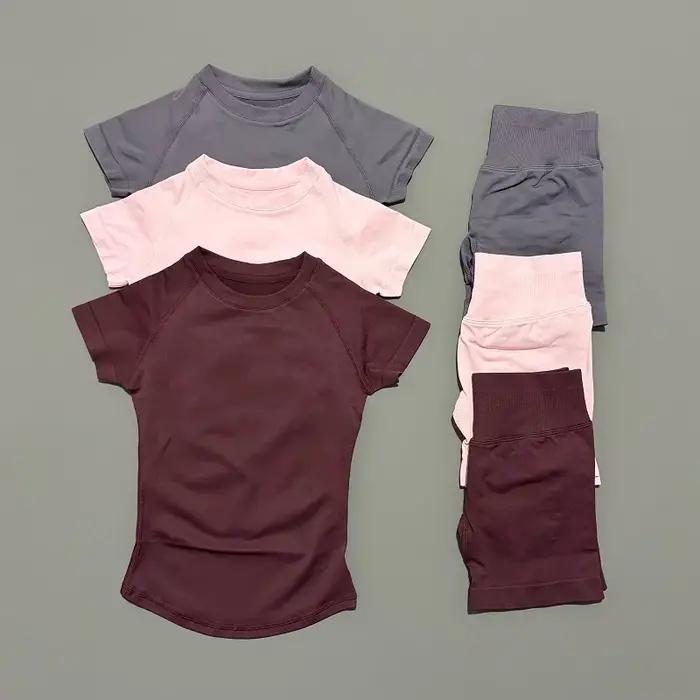 Ensemble de sport 2 pièces pour femme : Haut de yoga sans couture à manches courtes et short de spor