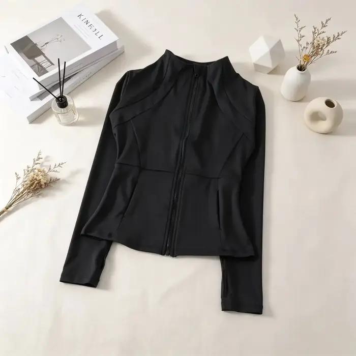 Veste de sport pour femme coupe-vent avec hauts d'entraînement à manches longues pour yoga et activités physiques variées
