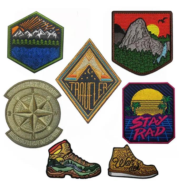 Patch tactique de Camping en plein air, boussole, loup, Patch brodé, boucle à crochet, Badge adapté