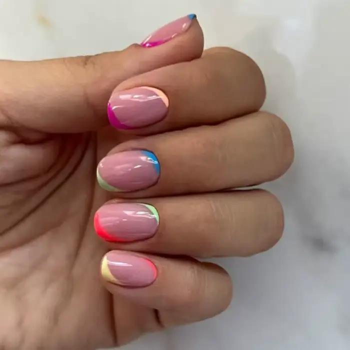 Faux ongles français colorés, 24 pièces, Design à rayures diagonales, courts et ronds, élégants, à p